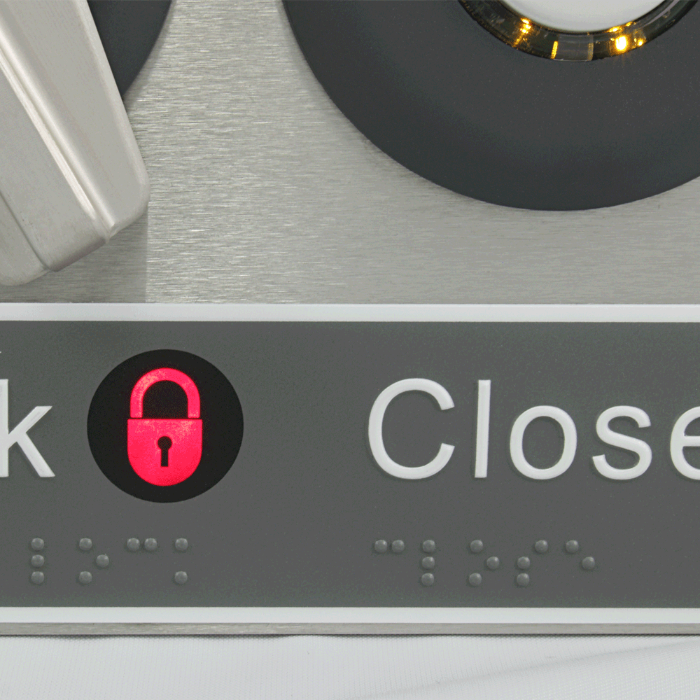 RTL-18UWC - close up of braille legend